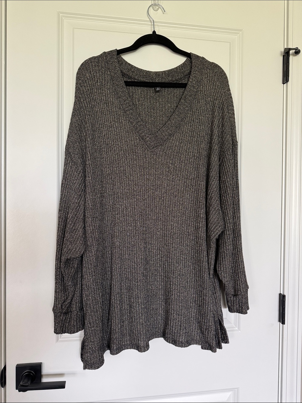 Ribbed V-Neck Tunic Sweater in Heather Charcoal